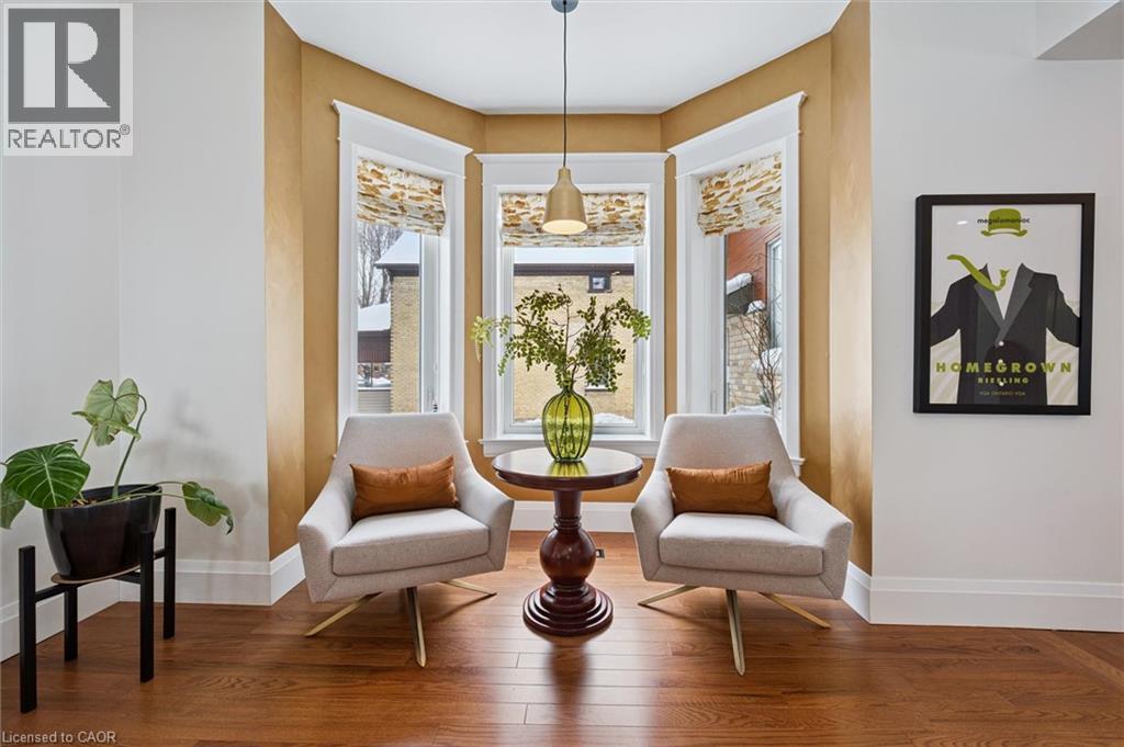 63 Menno Street, Waterloo, ON - Indoor Photo Showing Living Room