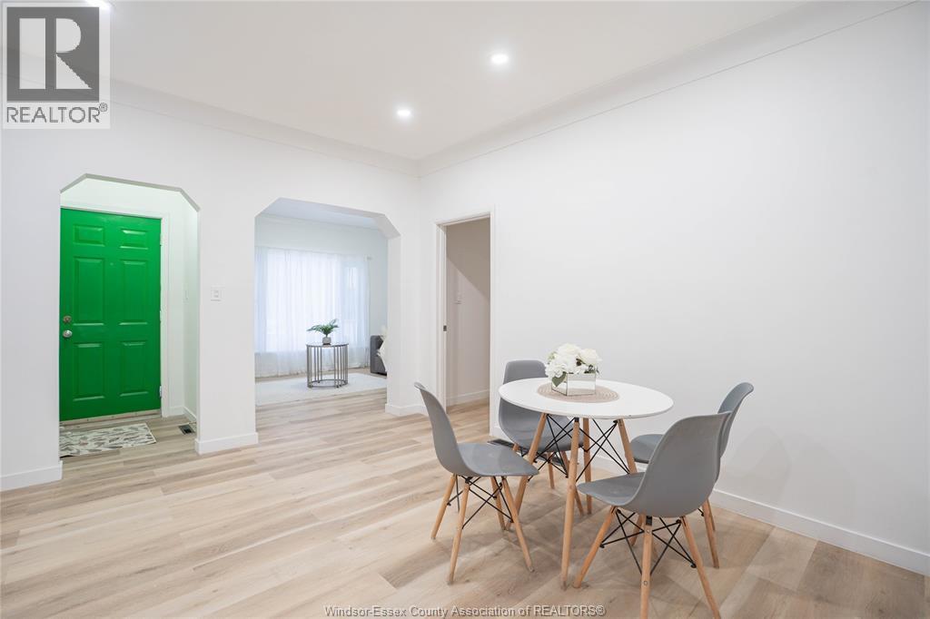 538 Oak Unit# Main Floor, Windsor, ON - Indoor Photo Showing Dining Room