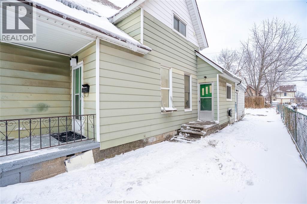 538 Oak Unit# Main Floor, Windsor, ON - Outdoor