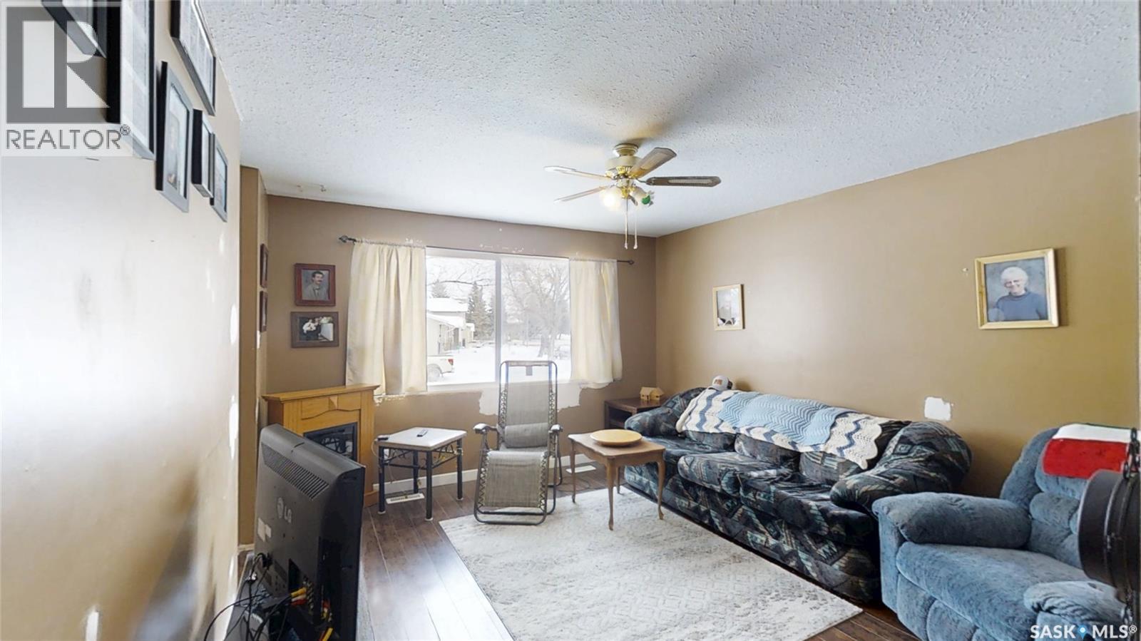 30 Confederation Crescent, Saskatoon, SK - Indoor Photo Showing Living Room