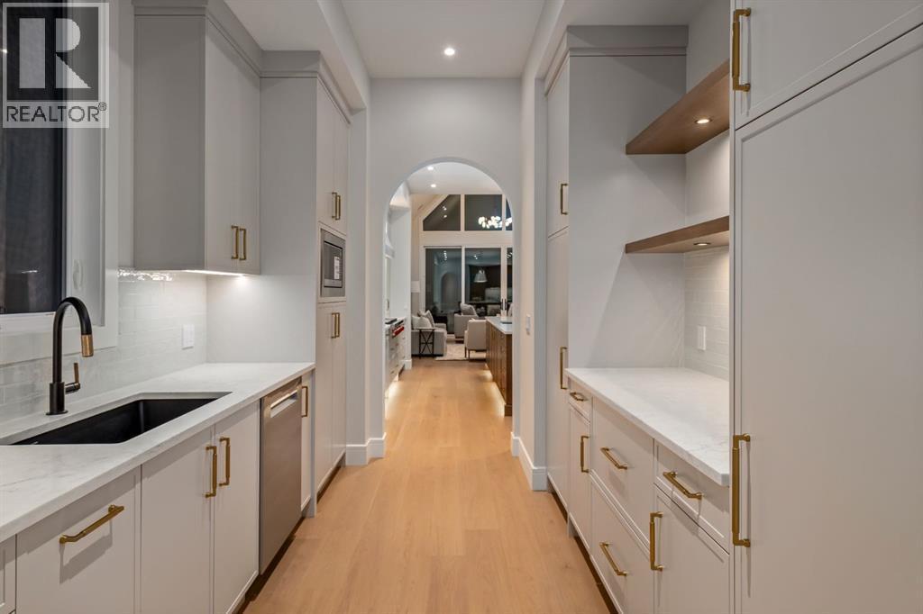 Butler Pantry Roughed-in for Additional Gas Range - 2920 Toronto Crescent Nw, Calgary, AB - Indoor Photo Showing Kitchen With Upgraded Kitchen