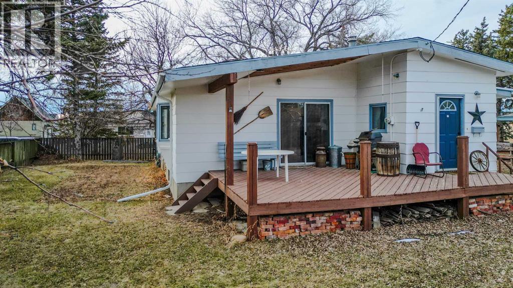 95 N 250 W, Raymond, AB - Outdoor