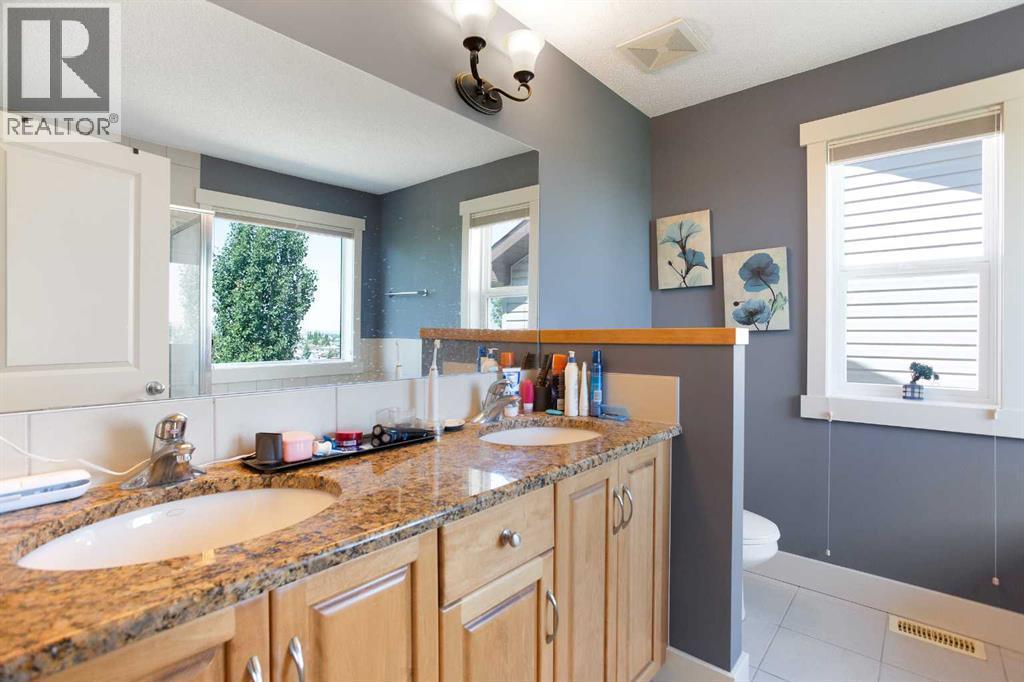 62 Panamount Road Nw, Calgary, AB - Indoor Photo Showing Bathroom