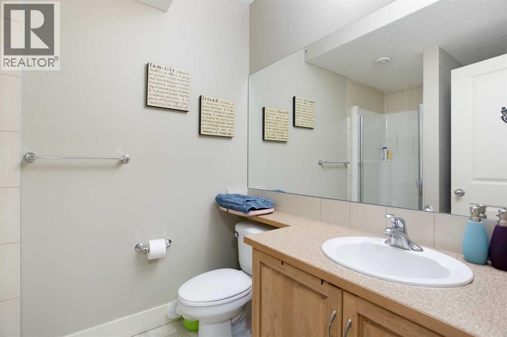 62 Panamount Road Nw, Calgary, AB - Indoor Photo Showing Bathroom