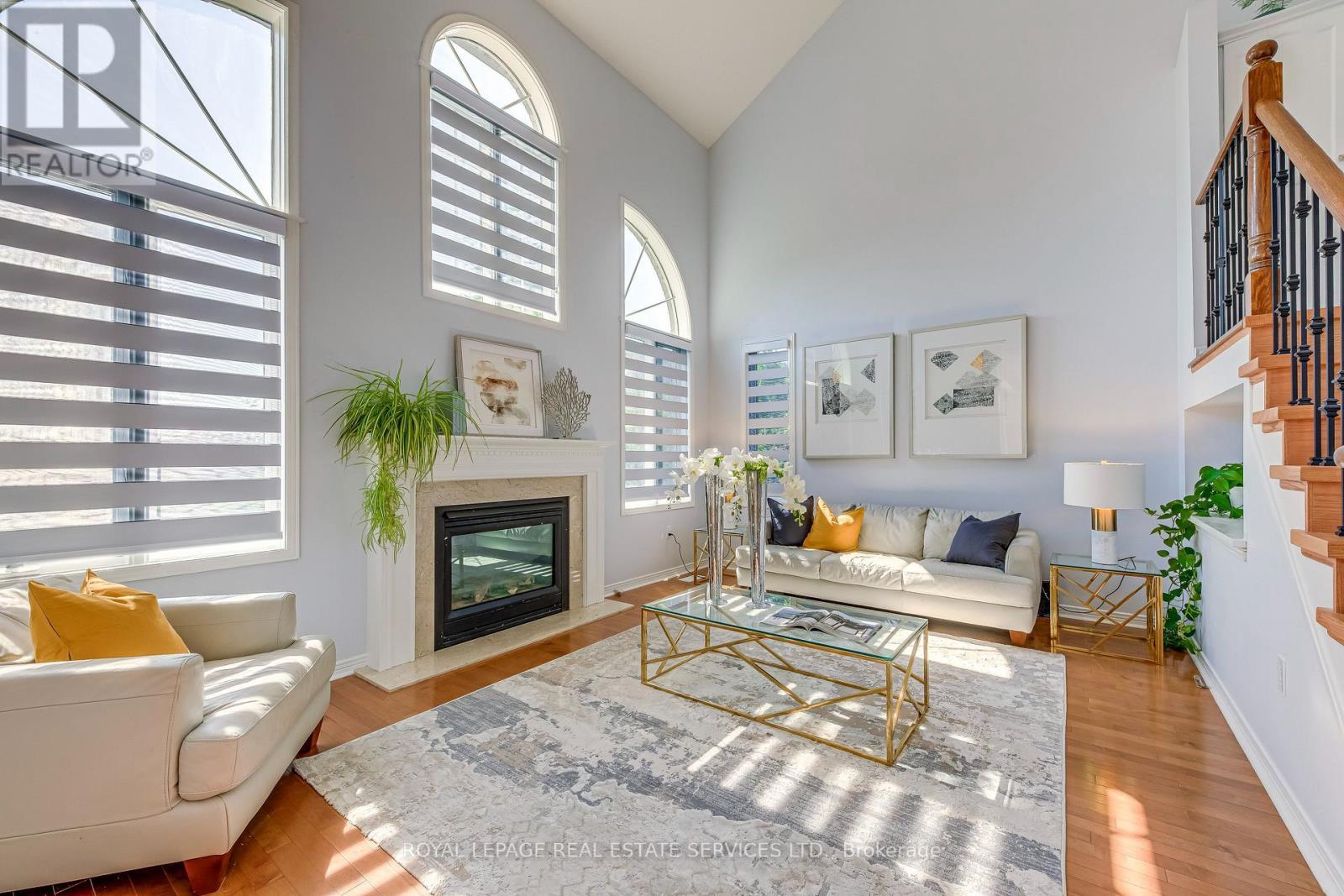 2191 Turnberry Road, Burlington, ON - Indoor Photo Showing Living Room With Fireplace