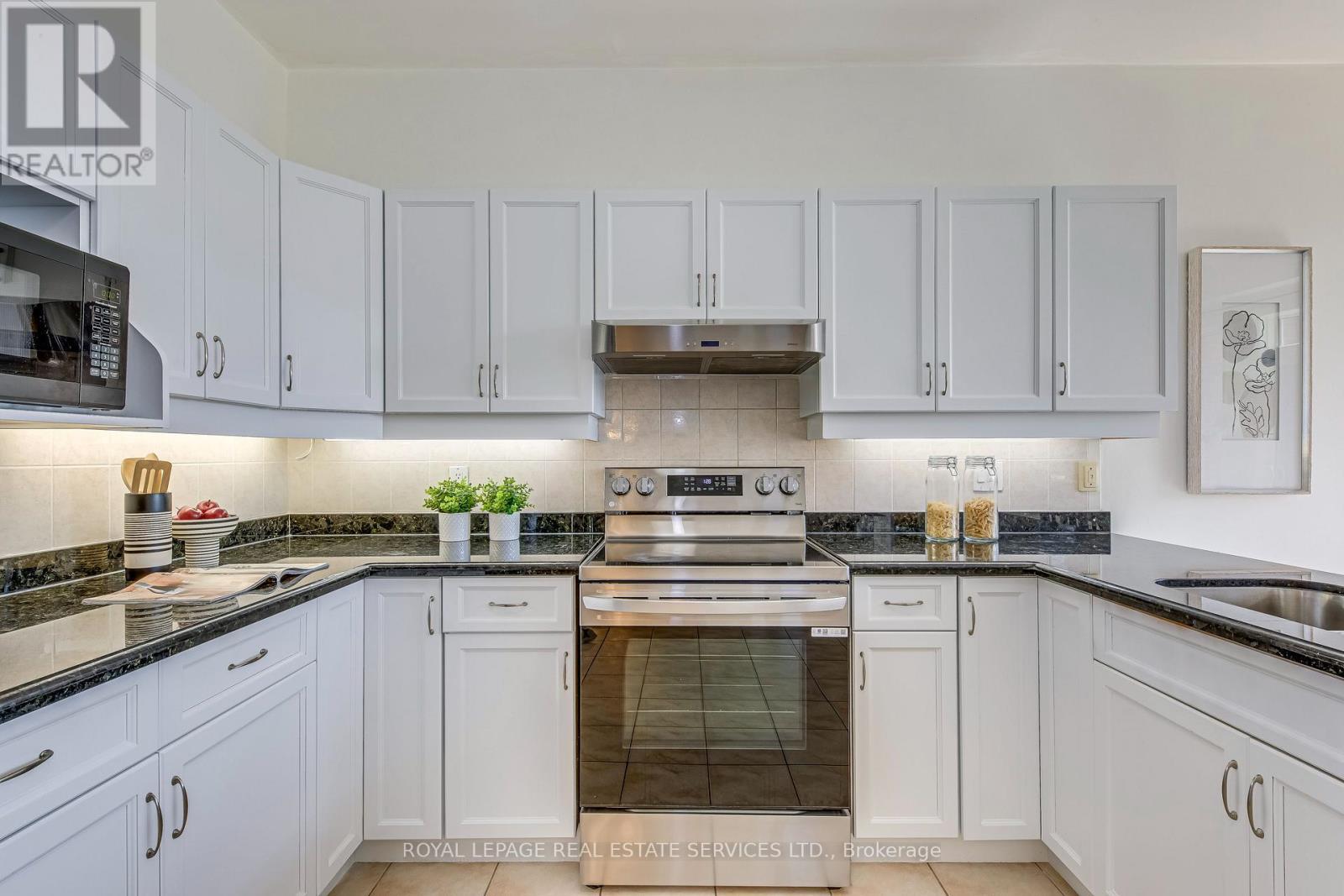 2191 Turnberry Road, Burlington, ON - Indoor Photo Showing Kitchen