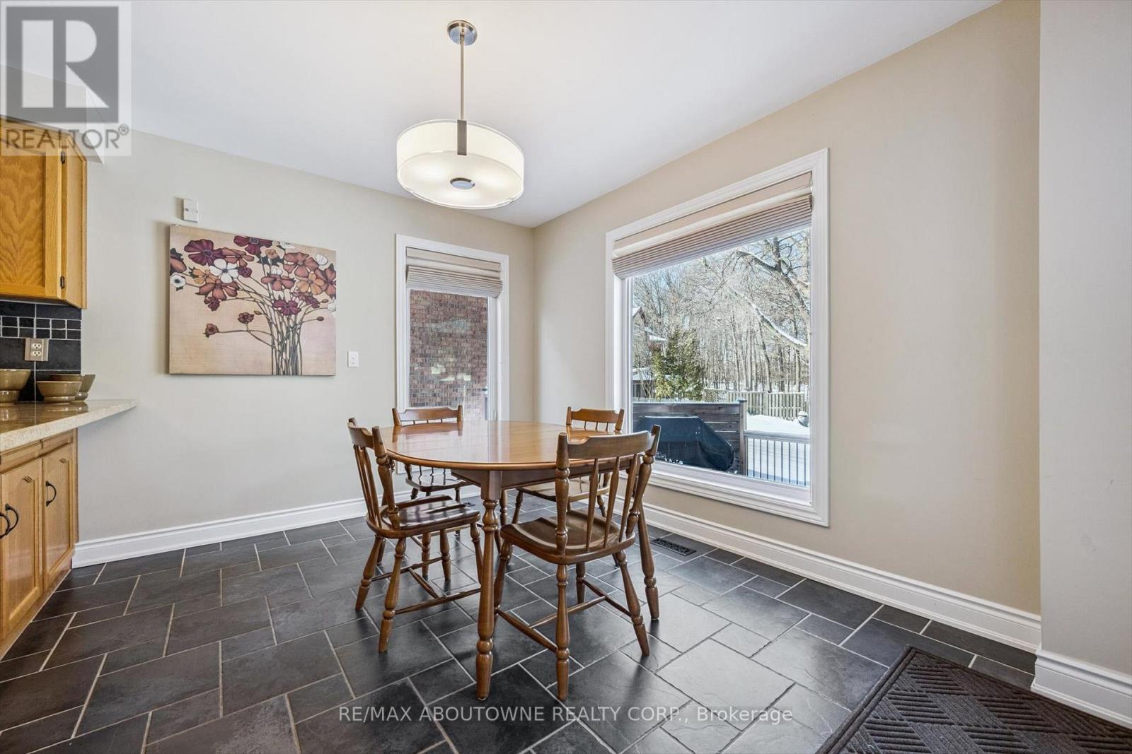 2421 Hargood Place, Mississauga, ON - Indoor Photo Showing Dining Room