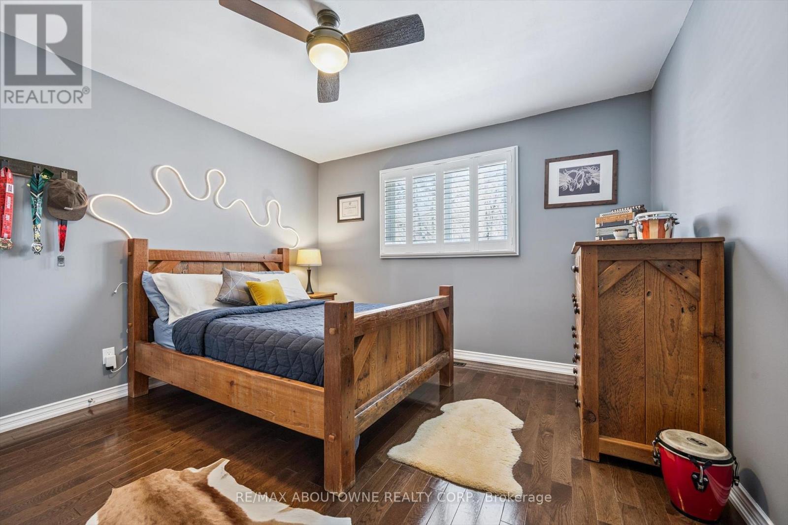 2421 Hargood Place, Mississauga, ON - Indoor Photo Showing Bedroom