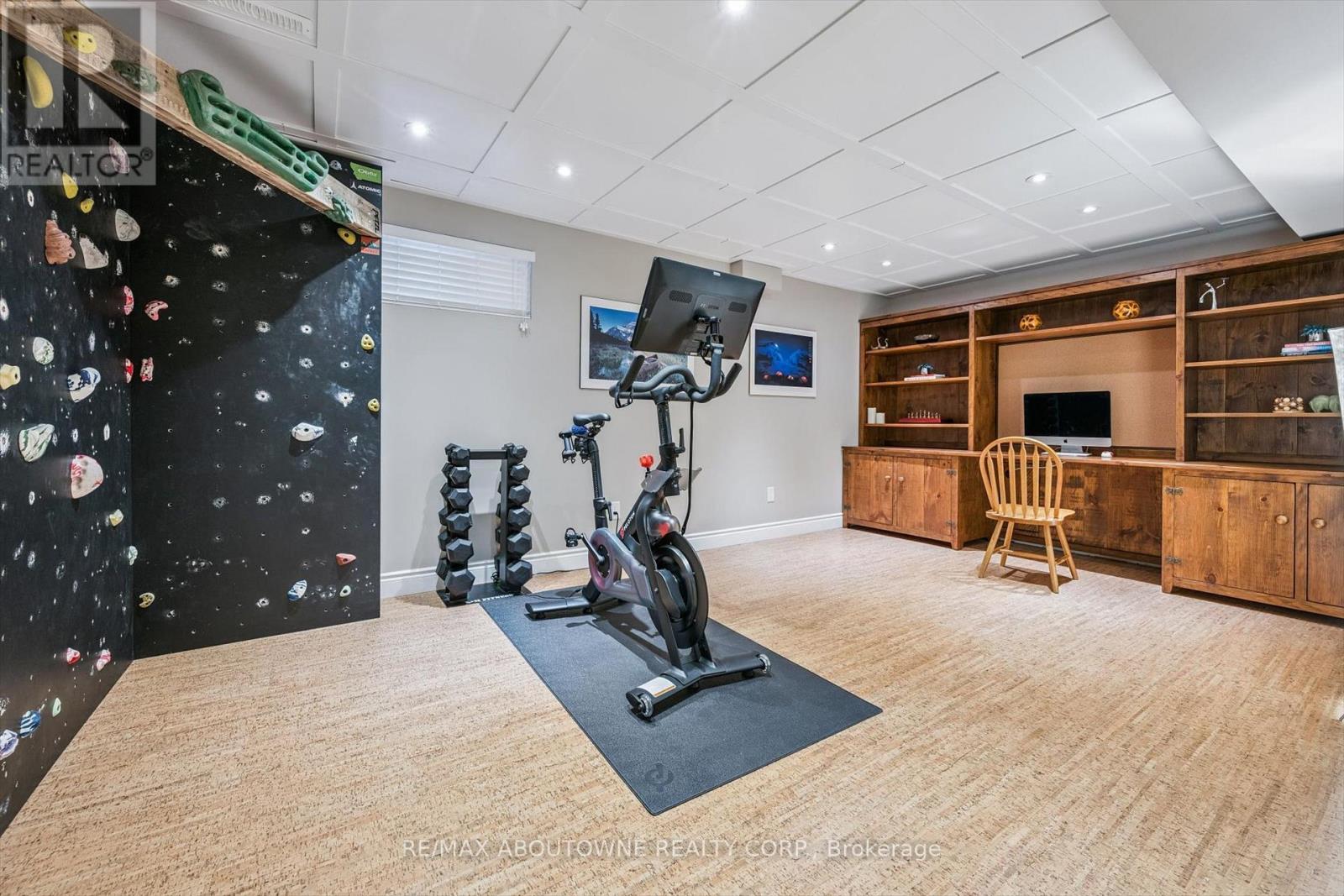 2421 Hargood Place, Mississauga, ON - Indoor Photo Showing Gym Room