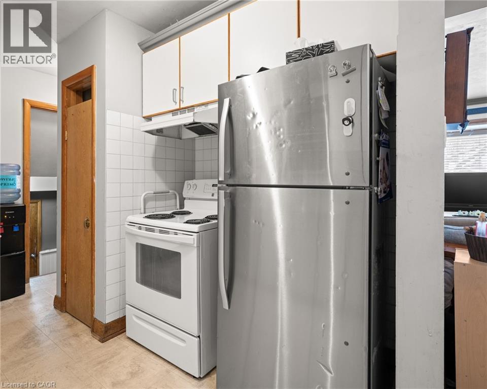 19 Perkell Place, Kitchener, ON - Indoor Photo Showing Kitchen