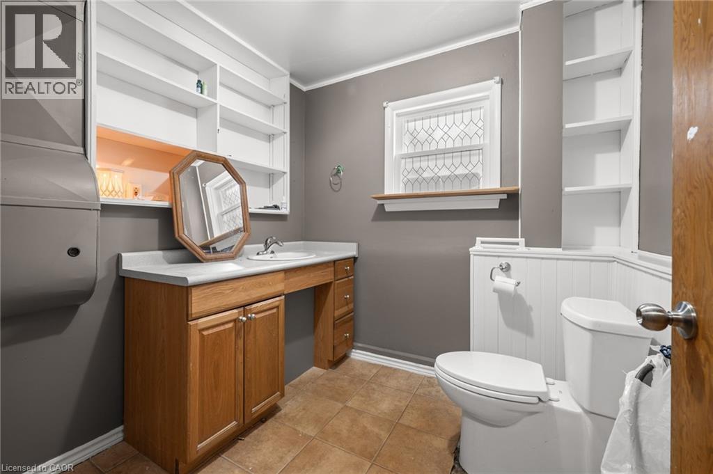 19 Perkell Place, Kitchener, ON - Indoor Photo Showing Bathroom