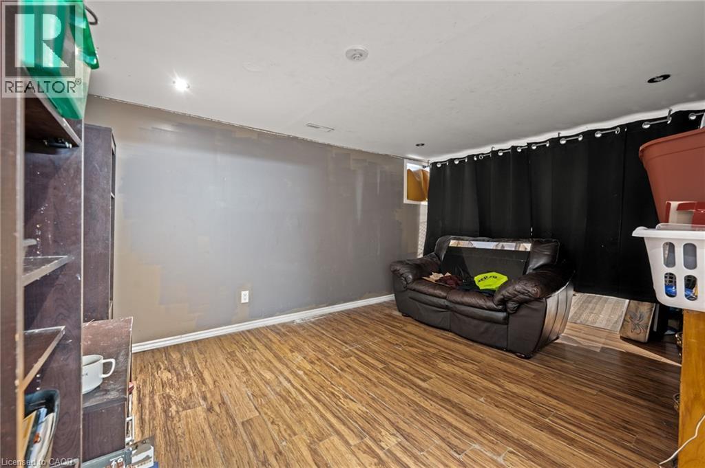 19 Perkell Place, Kitchener, ON - Indoor Photo Showing Other Room