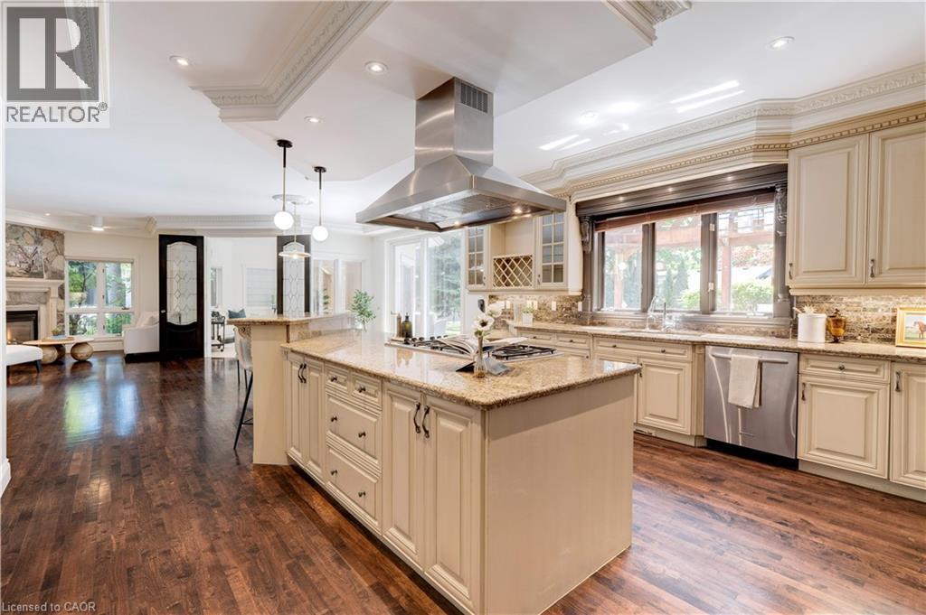 106 Appleby Place, Burlington, ON - Indoor Photo Showing Kitchen With Upgraded Kitchen