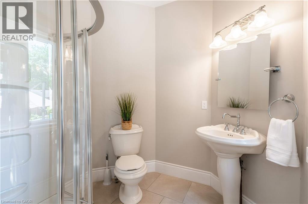 106 Appleby Place, Burlington, ON - Indoor Photo Showing Bathroom