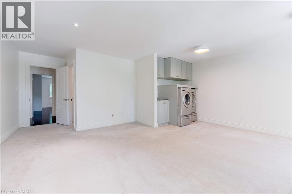 106 Appleby Place, Burlington, ON - Indoor Photo Showing Laundry Room