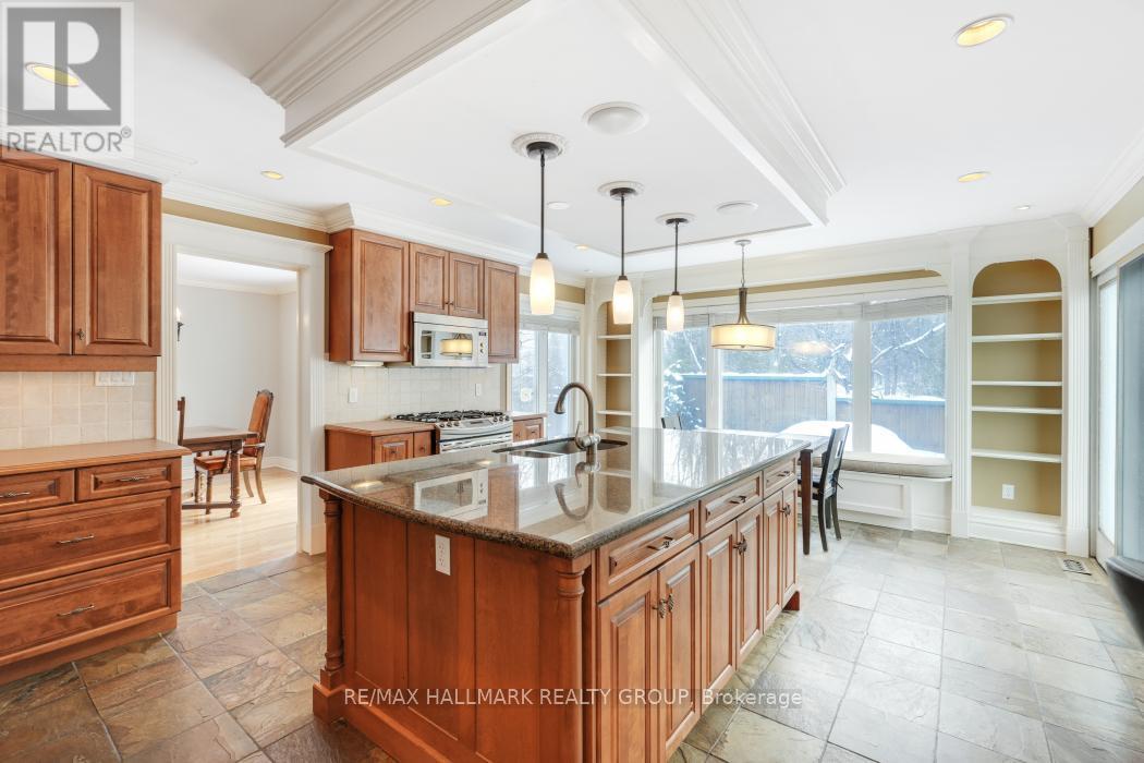 41 Bramblegrove Crescent, Ottawa, ON - Indoor Photo Showing Kitchen