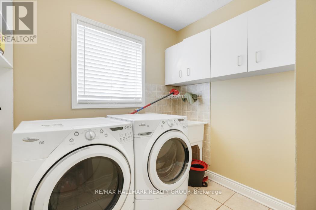 41 Bramblegrove Crescent, Ottawa, ON - Indoor Photo Showing Laundry Room