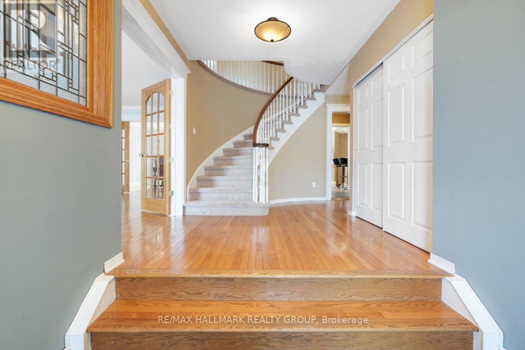 41 Bramblegrove Crescent, Ottawa, ON - Indoor Photo Showing Other Room