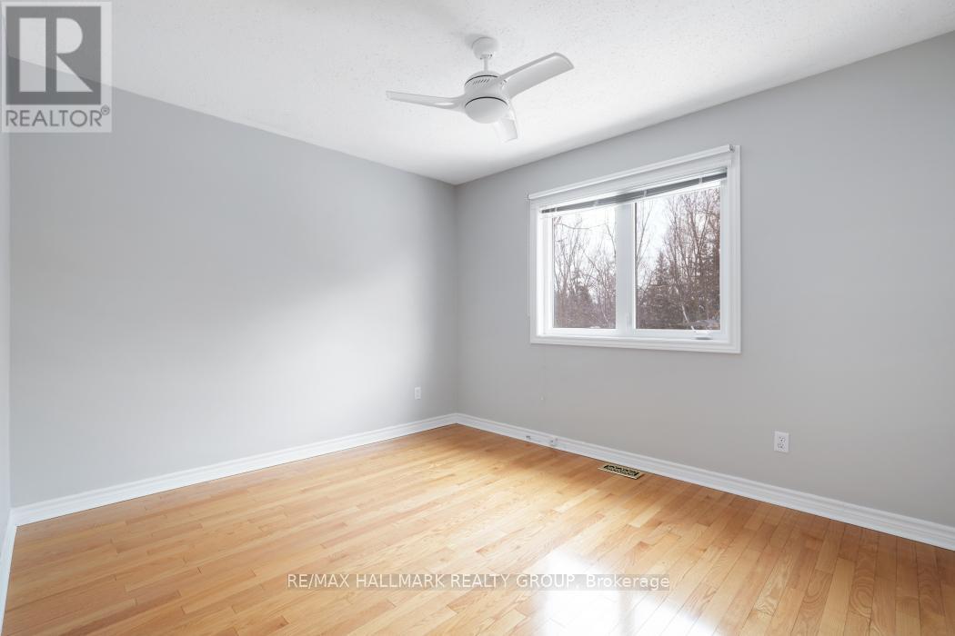 41 Bramblegrove Crescent, Ottawa, ON - Indoor Photo Showing Other Room