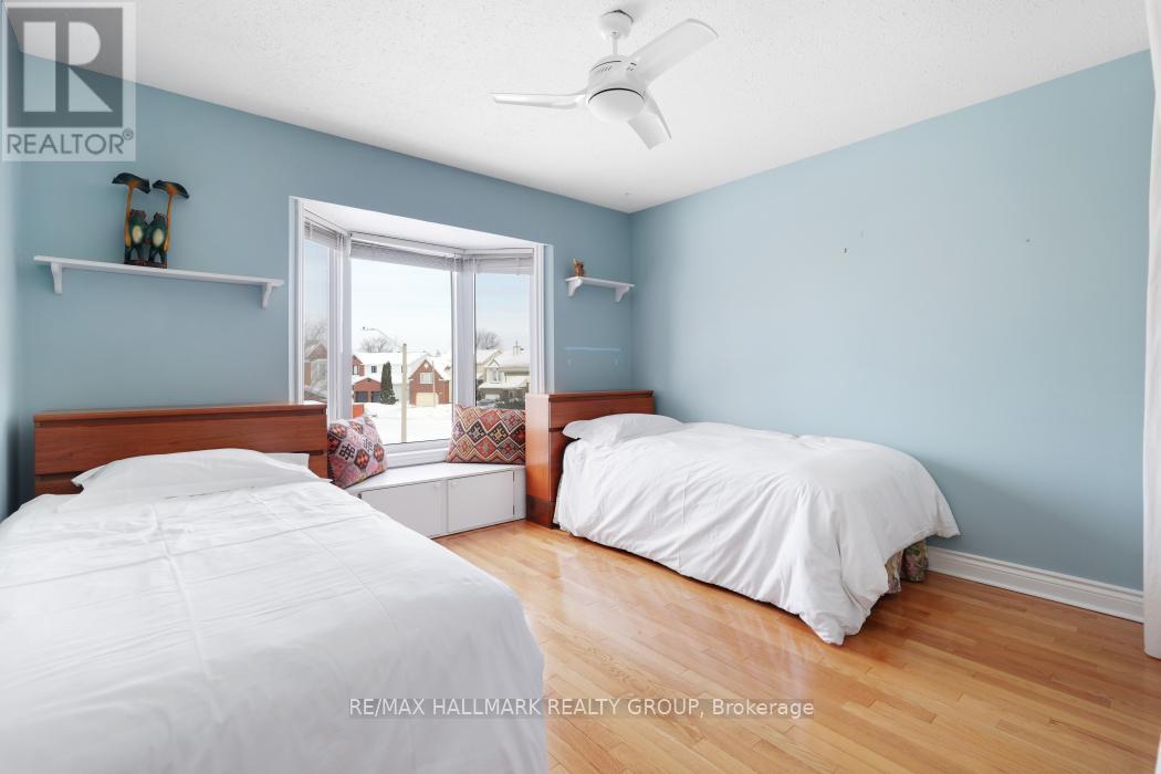 41 Bramblegrove Crescent, Ottawa, ON - Indoor Photo Showing Bedroom