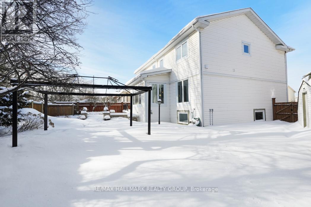 41 Bramblegrove Crescent, Ottawa, ON - Outdoor