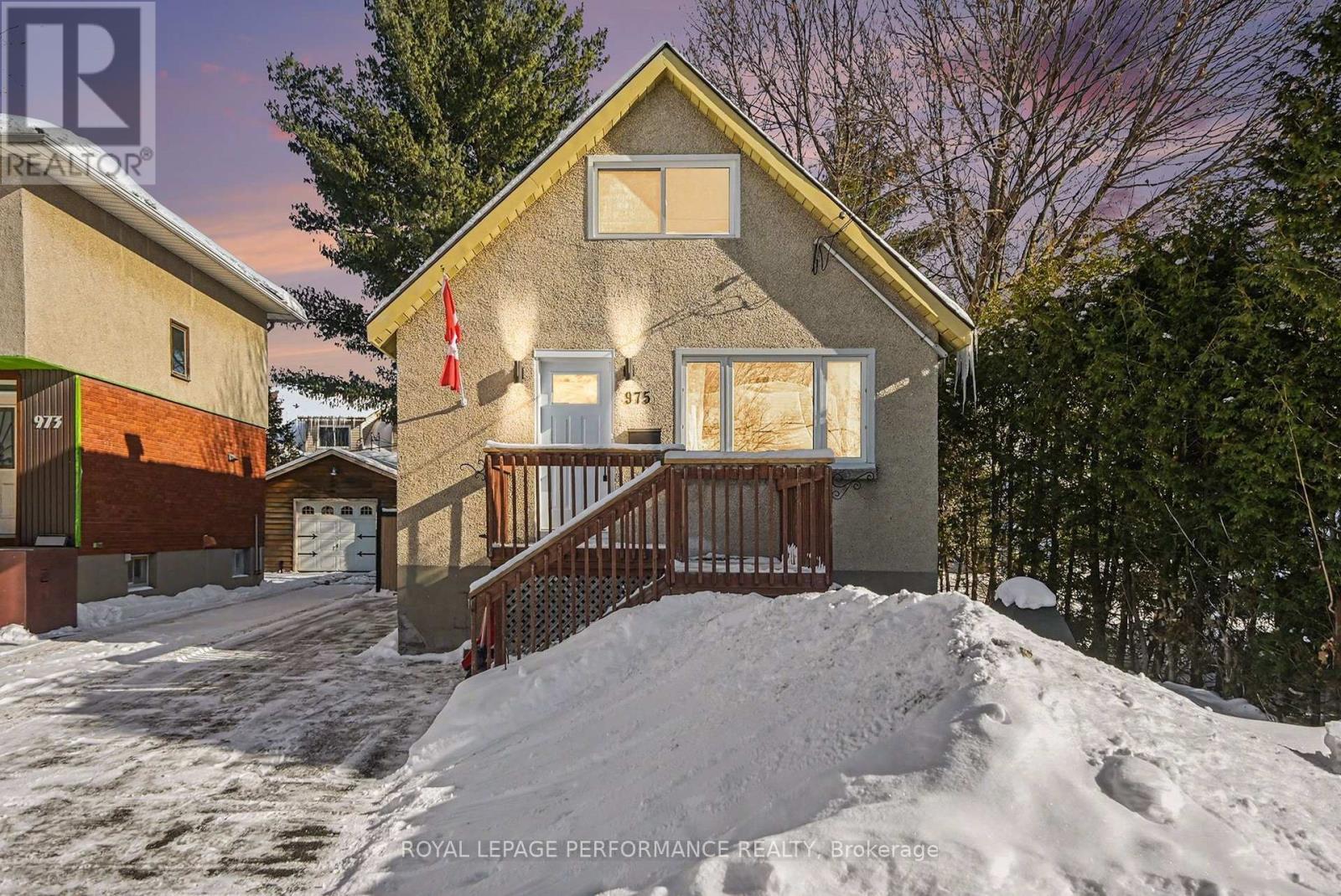 975 Sheridan Avenue, Ottawa, ON - Outdoor