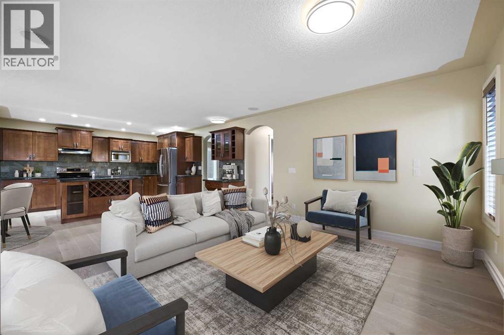 5619 Coach Hill Road Sw, Calgary, AB - Indoor Photo Showing Living Room