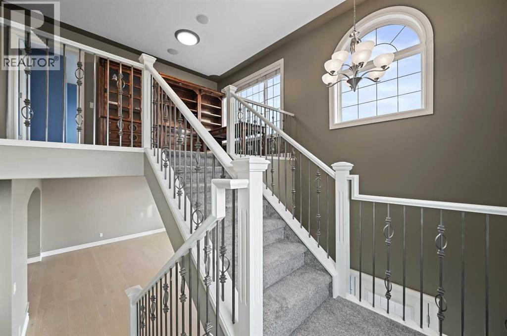 5619 Coach Hill Road Sw, Calgary, AB - Indoor Photo Showing Other Room