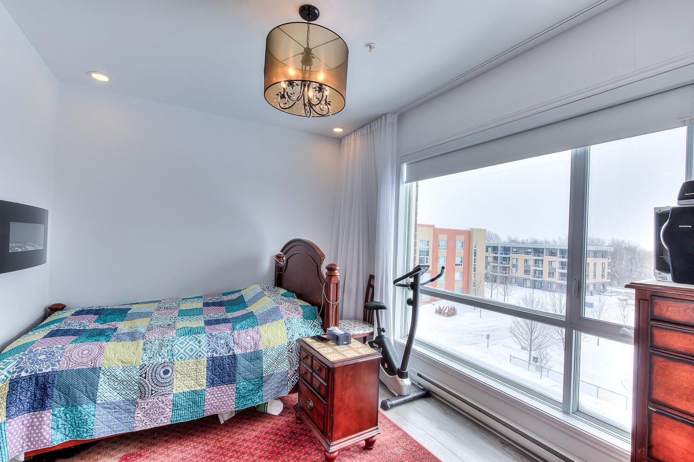 Chambre à coucher principale - 401-5980 Rue De La Tourbière, Longueuil (Saint-Hubert), QC - Indoor Photo Showing Bedroom