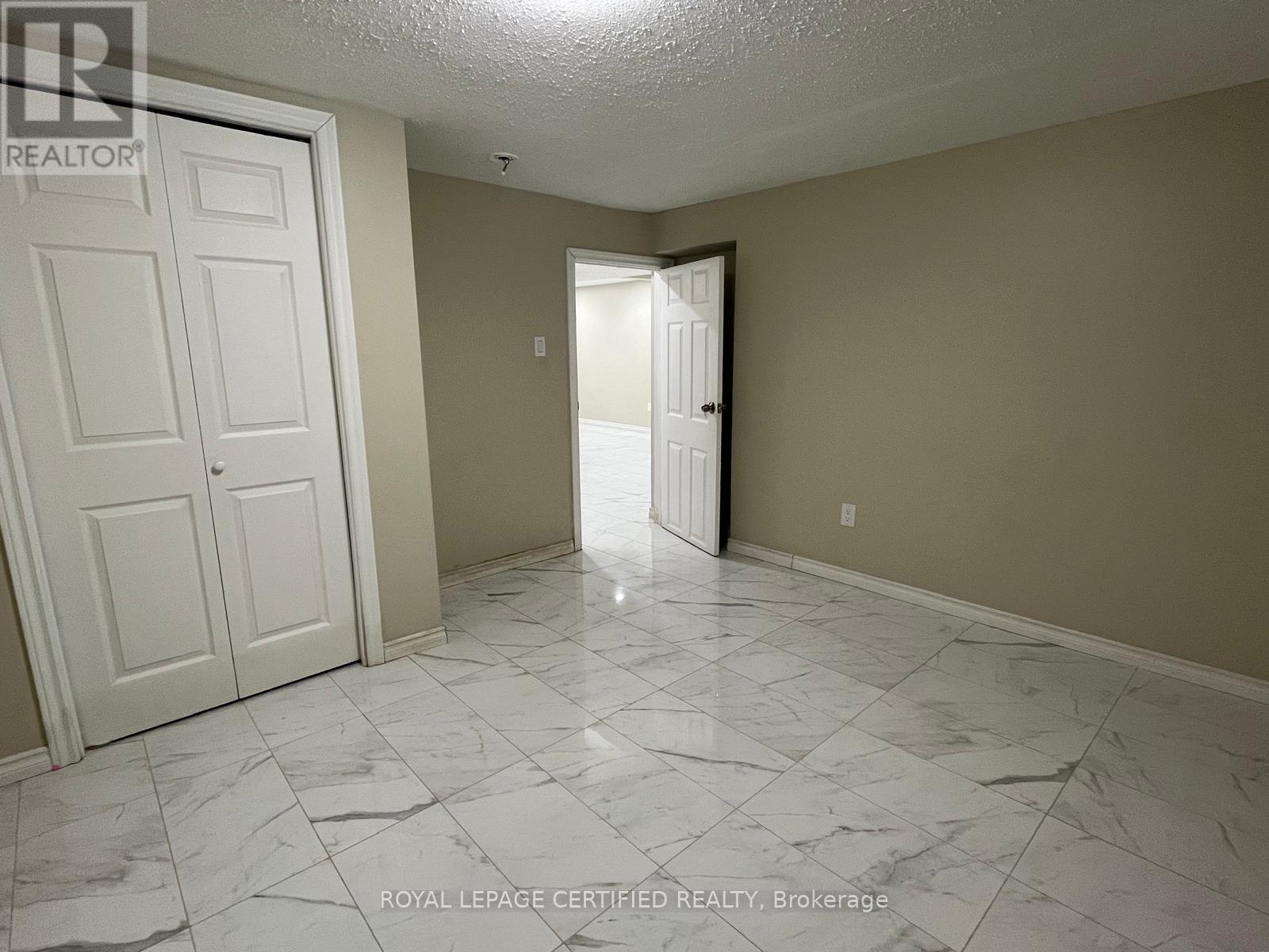 531 Scenic Drive, Hamilton, ON - Indoor Photo Showing Other Room