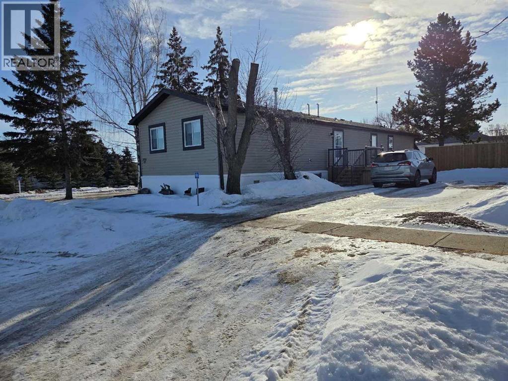 4916 49 Street, Botha, AB - Outdoor