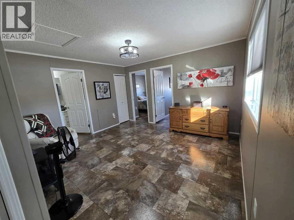 4916 49 Street, Botha, AB - Indoor Photo Showing Other Room