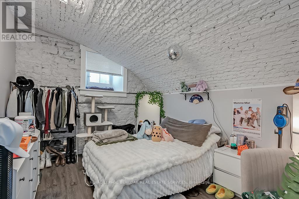 50 Sanders Boulevard, Hamilton, ON - Indoor Photo Showing Bedroom