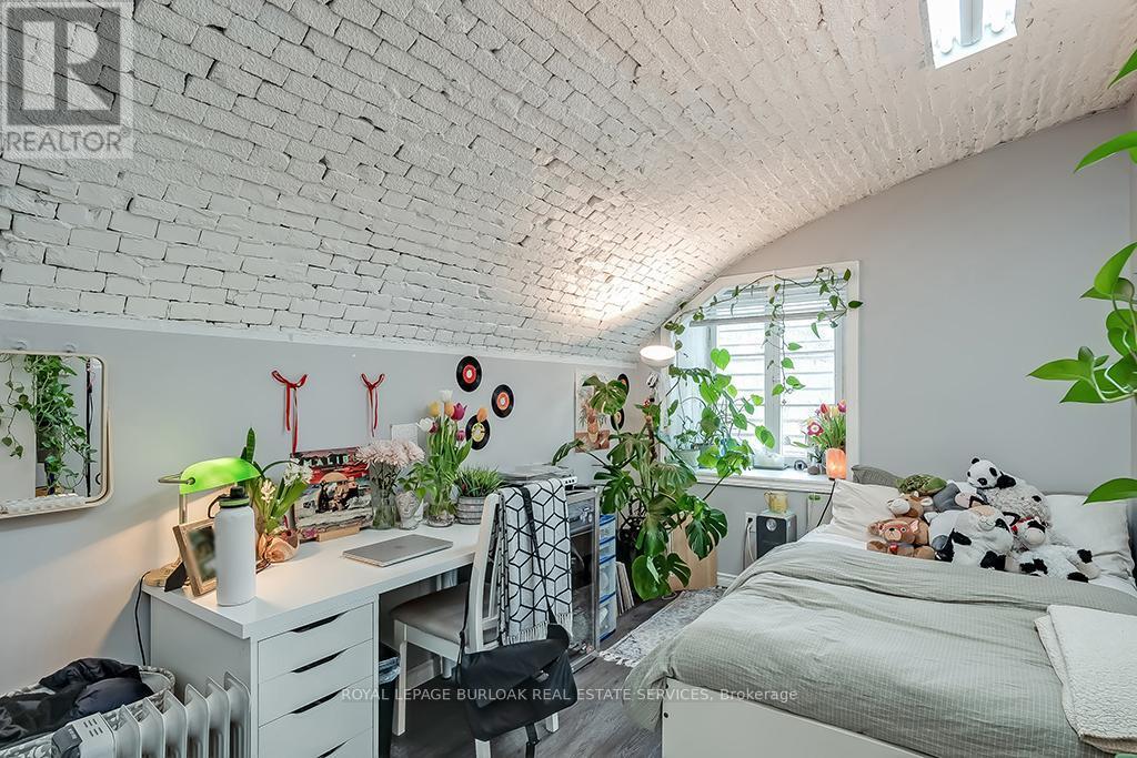 50 Sanders Boulevard, Hamilton, ON - Indoor Photo Showing Bedroom
