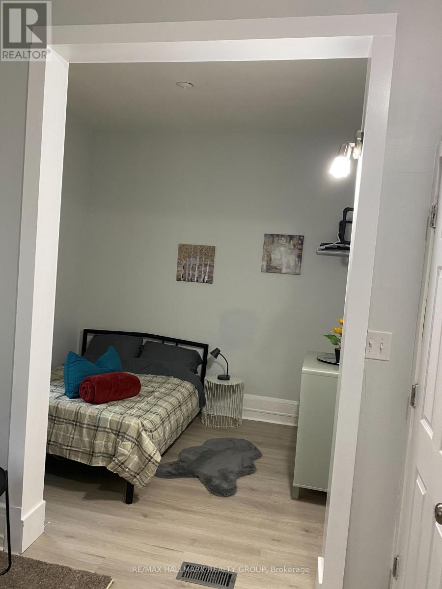 115 Carruthers Avenue, Ottawa, ON - Indoor Photo Showing Bedroom