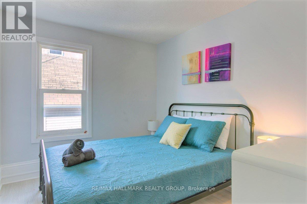115 Carruthers Avenue, Ottawa, ON - Indoor Photo Showing Bedroom