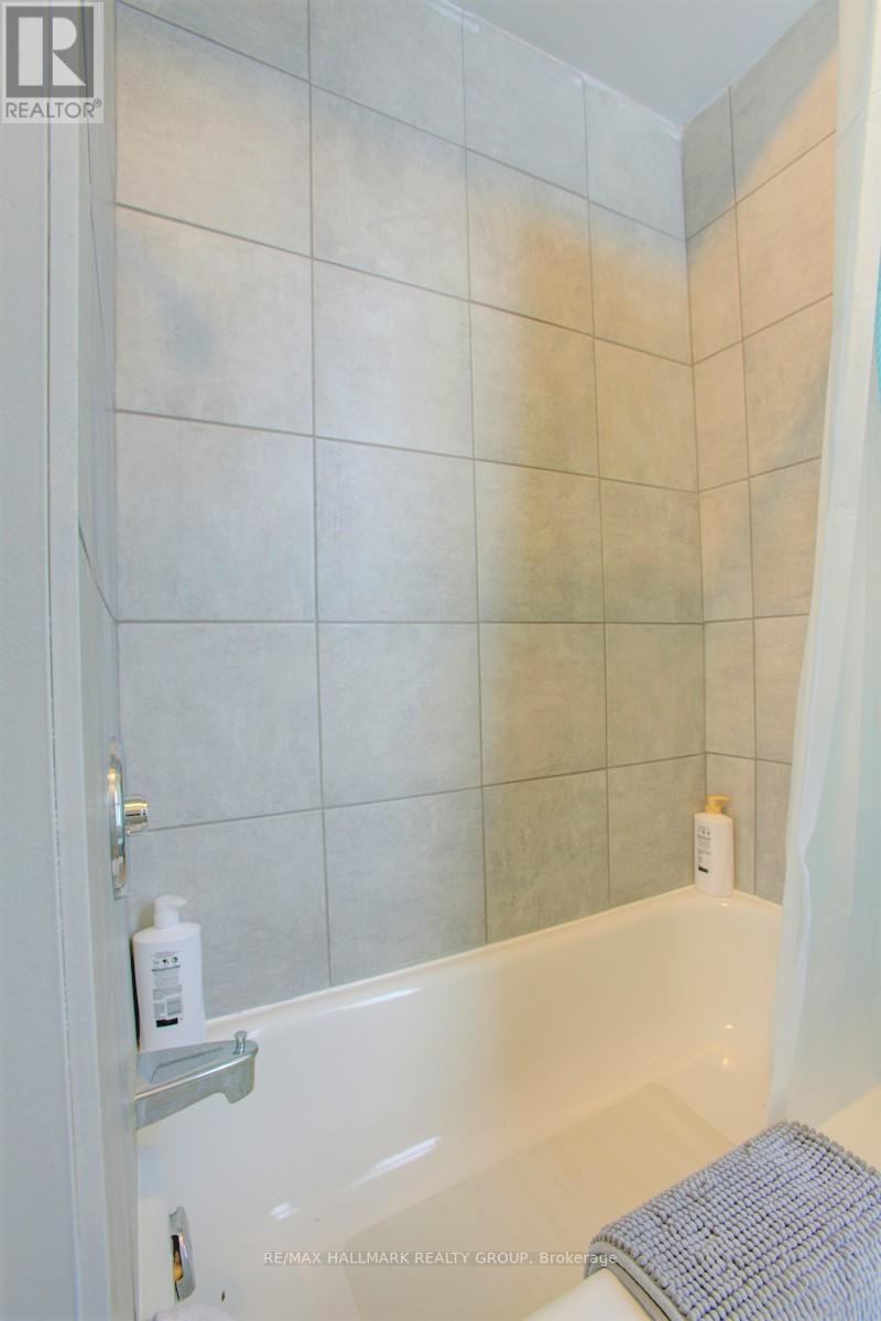 115 Carruthers Avenue, Ottawa, ON - Indoor Photo Showing Bathroom