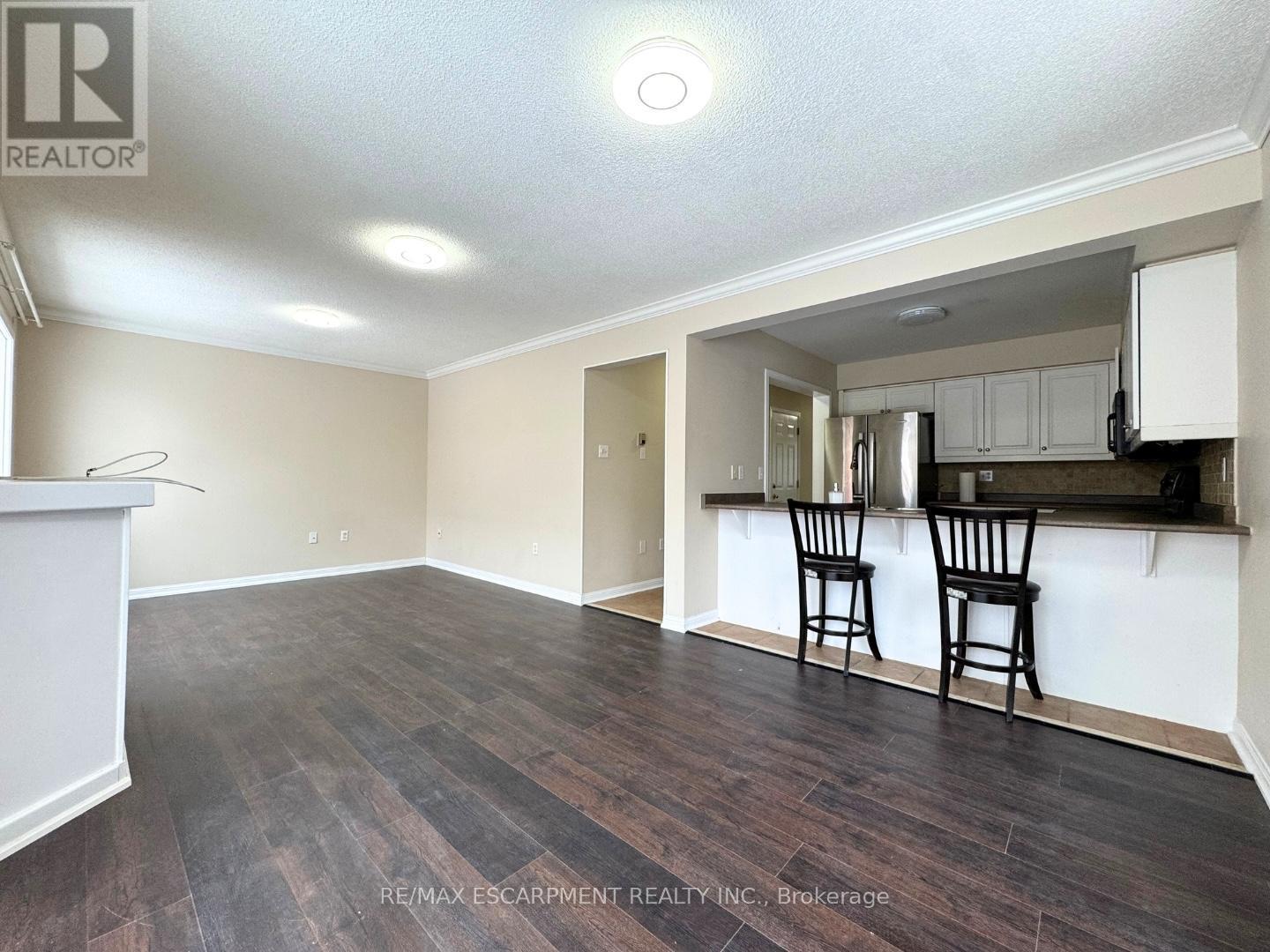2218 Shadetree Avenue, Burlington, ON - Indoor Photo Showing Kitchen