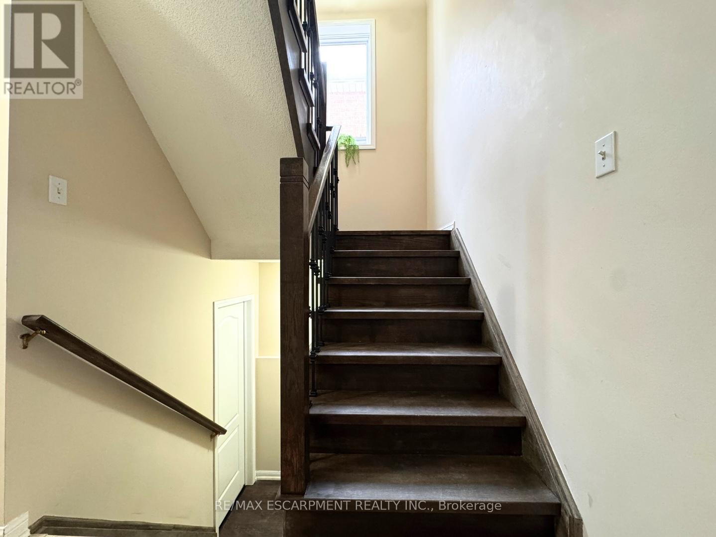 2218 Shadetree Avenue, Burlington, ON - Indoor Photo Showing Other Room