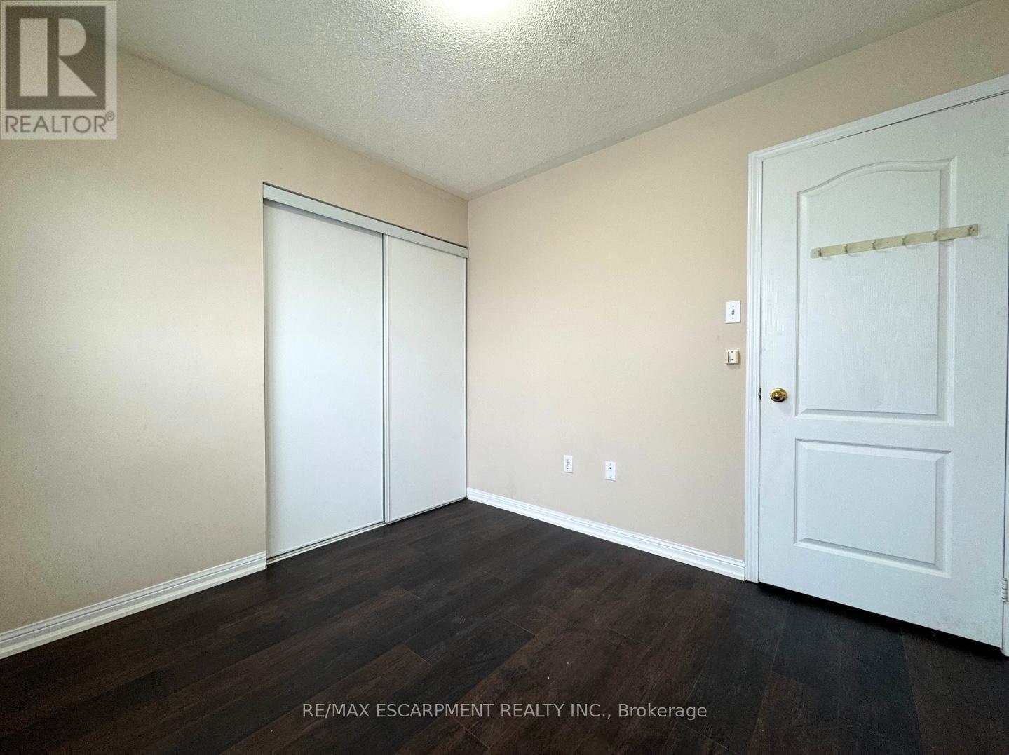 2218 Shadetree Avenue, Burlington, ON - Indoor Photo Showing Other Room