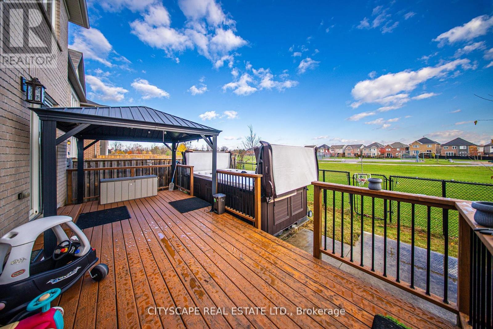 28 Celano Drive, Hamilton, ON - Outdoor With Deck Patio Veranda With Exterior