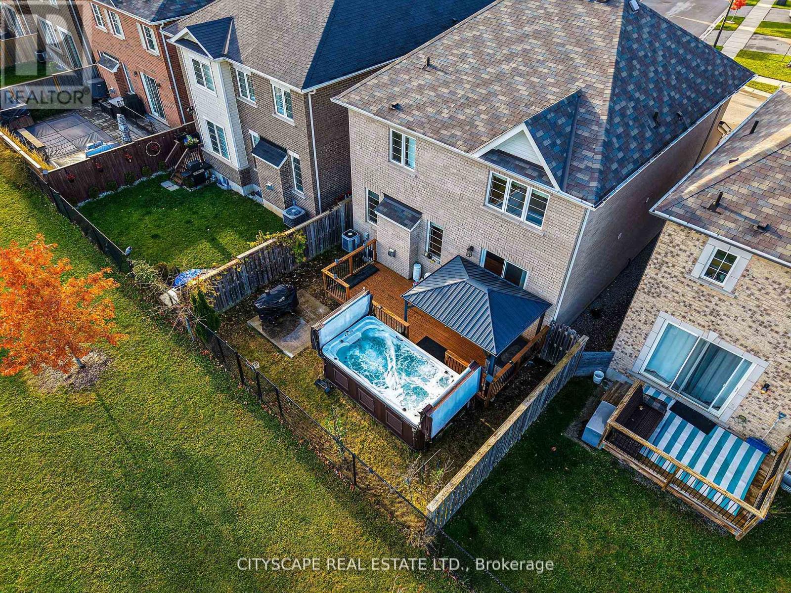 28 Celano Drive, Hamilton, ON - Outdoor