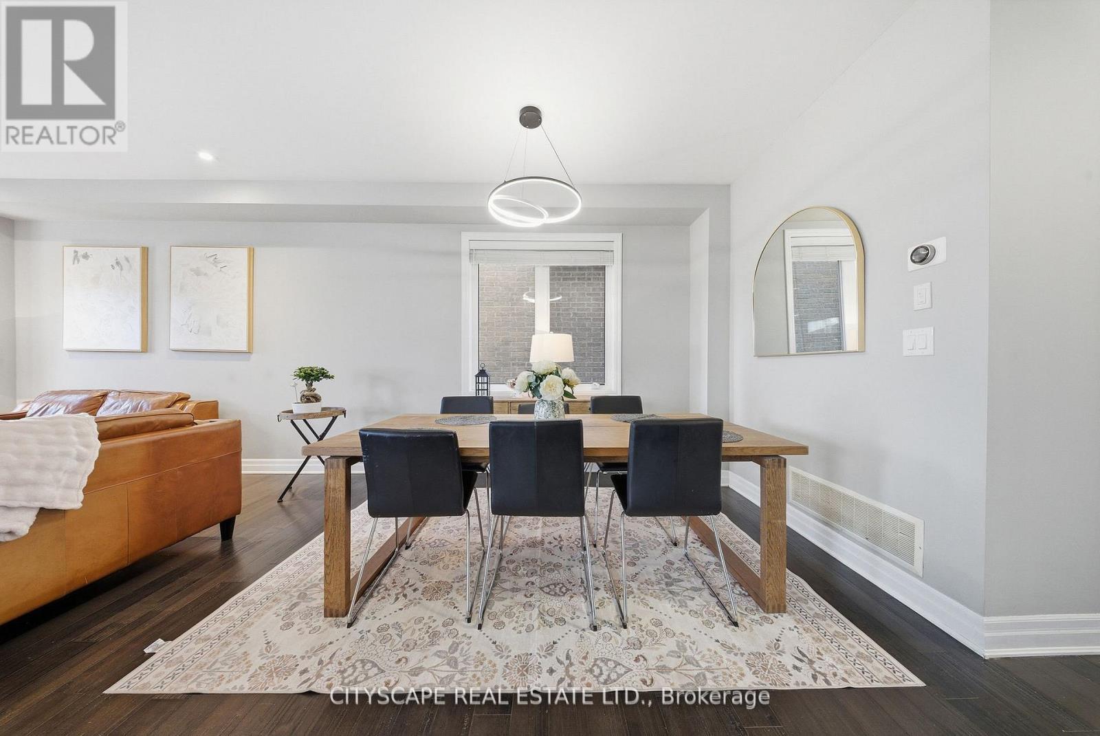 28 Celano Drive, Hamilton, ON - Indoor Photo Showing Dining Room