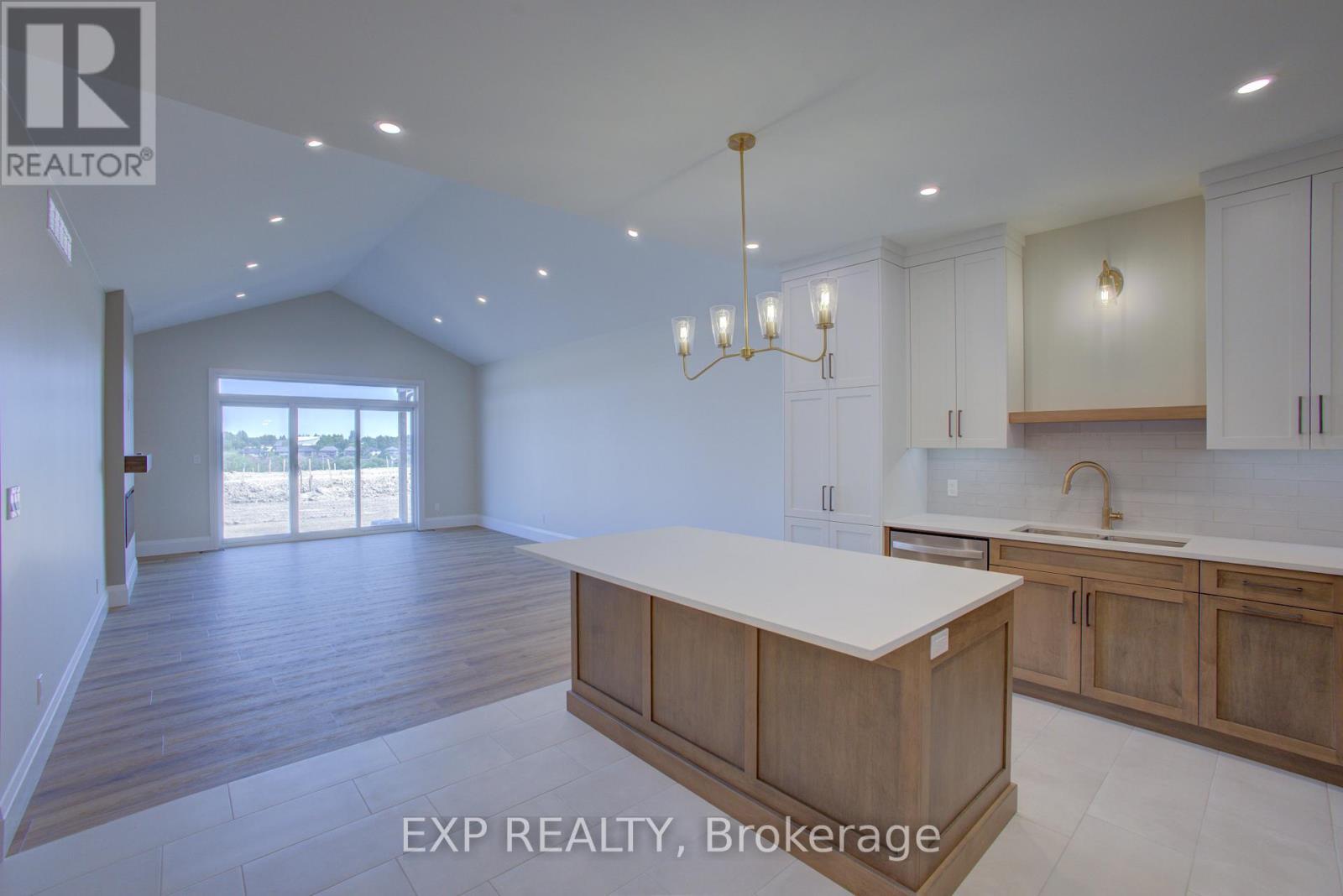 93 Bedell Drive, Mapleton, ON - Indoor Photo Showing Kitchen