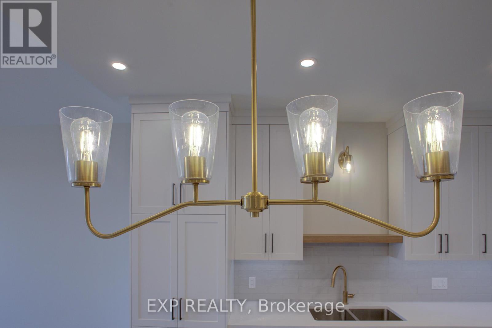 93 Bedell Drive, Mapleton, ON - Indoor Photo Showing Other Room