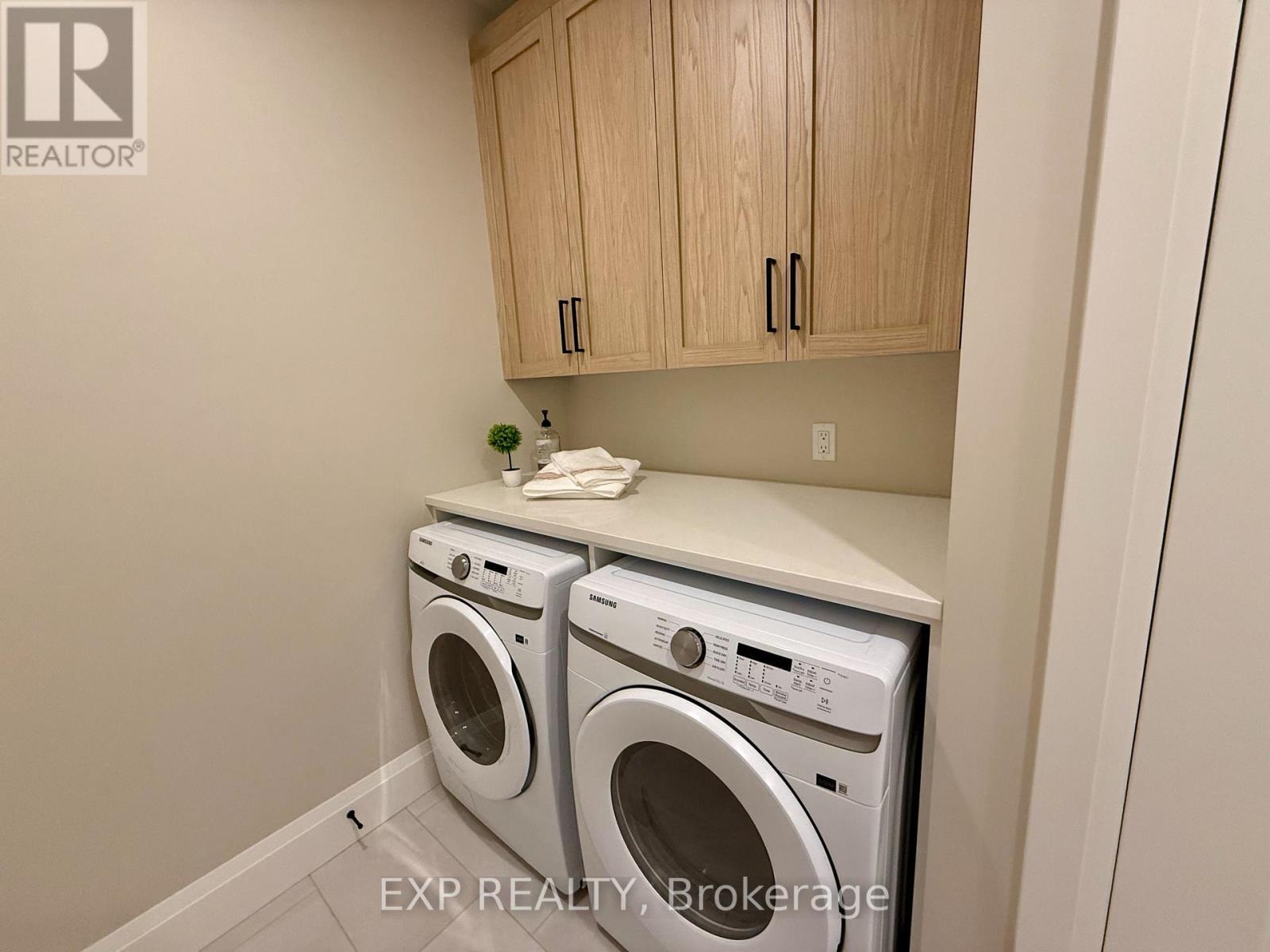 93 Bedell Drive, Mapleton, ON - Indoor Photo Showing Laundry Room