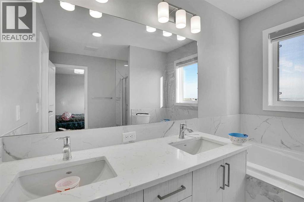 210 Lucas Close Nw, Calgary, AB - Indoor Photo Showing Bathroom