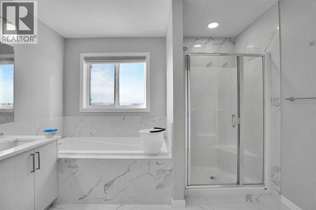 210 Lucas Close Nw, Calgary, AB - Indoor Photo Showing Bathroom