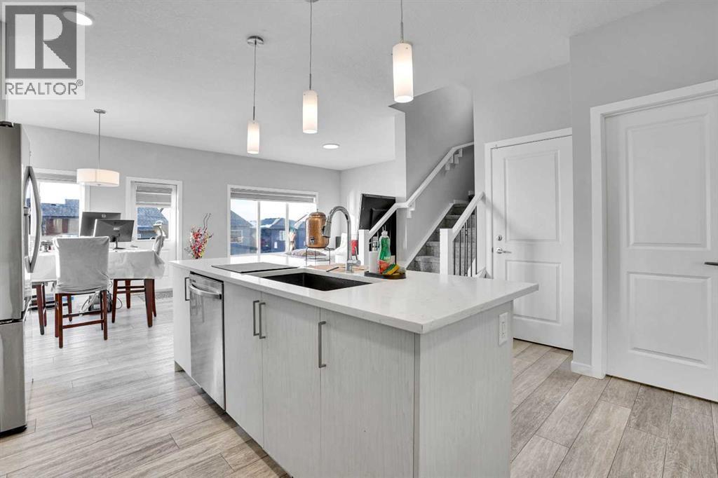 210 Lucas Close Nw, Calgary, AB - Indoor Photo Showing Kitchen With Upgraded Kitchen