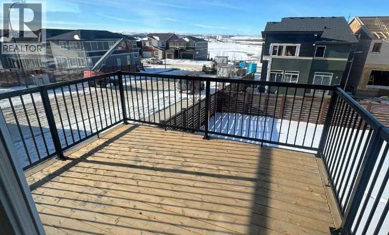 210 Lucas Close Nw, Calgary, AB - Outdoor